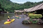 Recreatieve toer langs watervallen, drijvende hotels en de beroemde Brug over de River Kwai